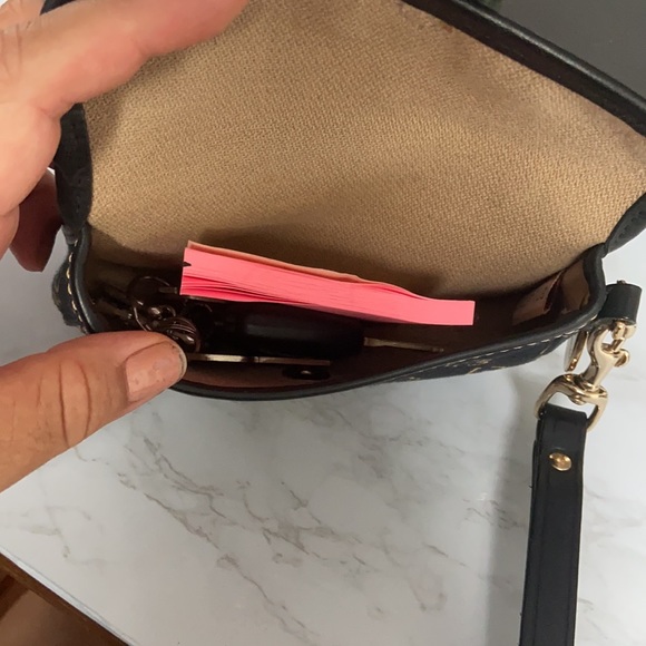 Dooney and Bourke pouch with detachable wristlet - Picture 4 of 9